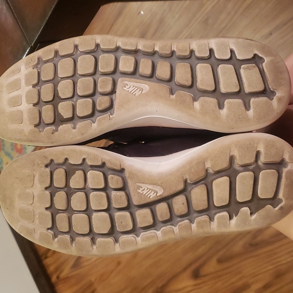 Nike Women's Sneakers - Picture 6 of 7